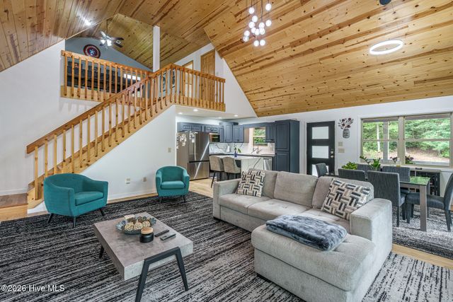135 Heritage Trail, Brasstown, NC 28902