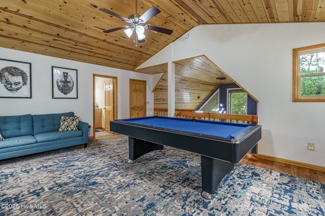 135 Heritage Trail, Brasstown, NC 28902