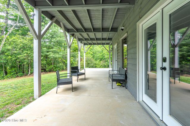 135 Heritage Trail, Brasstown, NC 28902