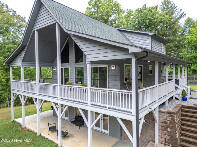 135 Heritage Trail, Brasstown, NC 28902