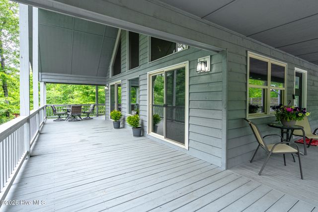 135 Heritage Trail, Brasstown, NC 28902