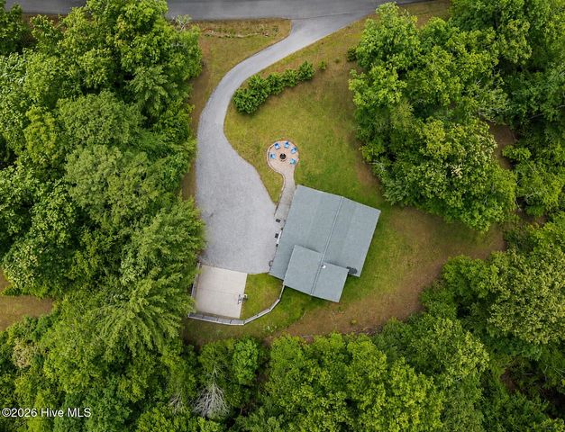 135 Heritage Trail, Brasstown, NC 28902