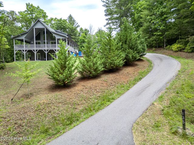 135 Heritage Trail, Brasstown, NC 28902