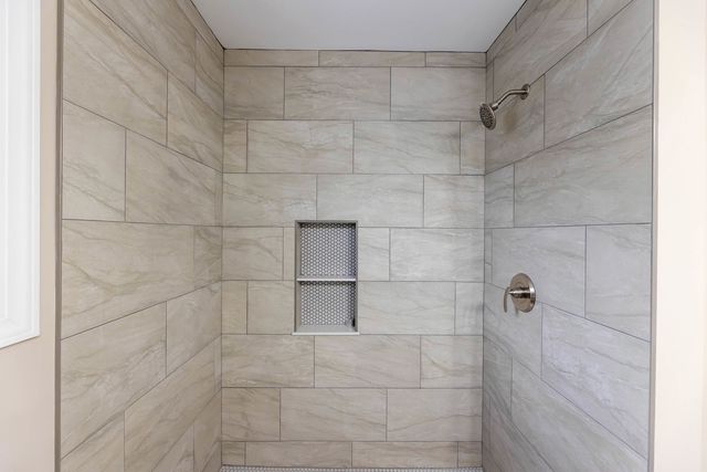 1616 Wilcox Street, Crest Hill, IL 60435