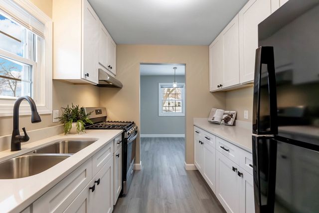 1616 Wilcox Street, Crest Hill, IL 60435