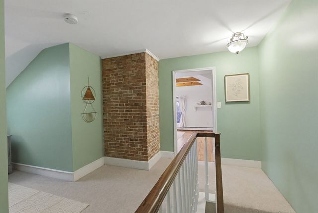 4 Mount Vernon St 3, Haverhill, MA 01830