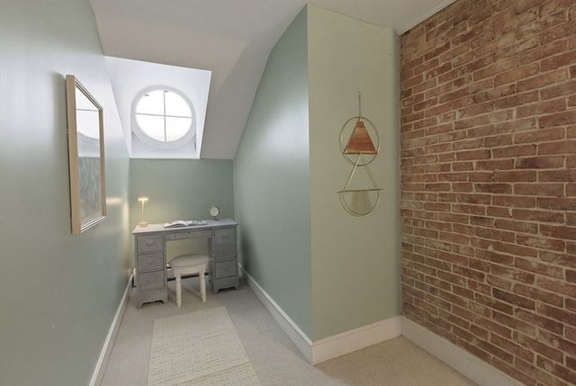 4 Mount Vernon St 3, Haverhill, MA 01830