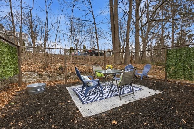 4 Mount Vernon St 3, Haverhill, MA 01830