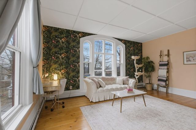 4 Mount Vernon St 3, Haverhill, MA 01830