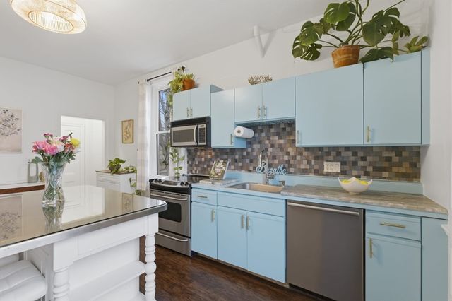 4 Mount Vernon St 3, Haverhill, MA 01830