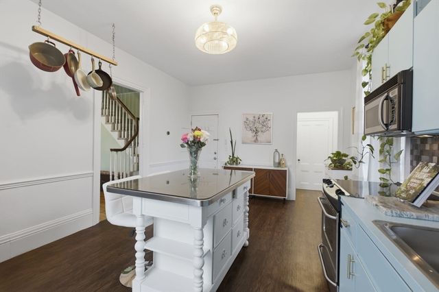 4 Mount Vernon St 3, Haverhill, MA 01830