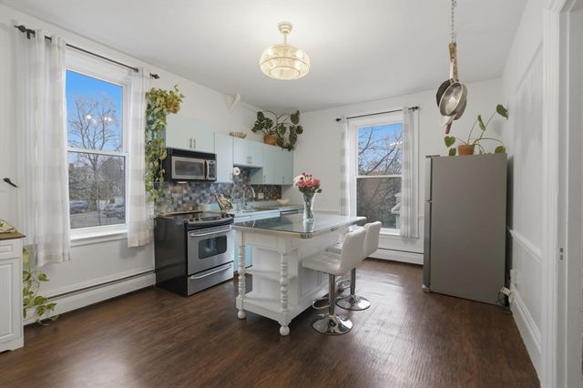 4 Mount Vernon St 3, Haverhill, MA 01830