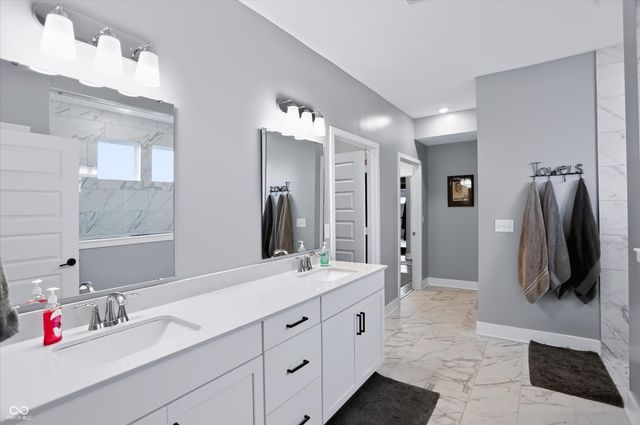 5054 Foxley Park Lane, Avon, IN 46123