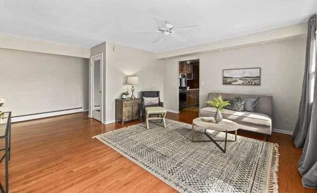 10311 W Ruby AVENUE, Wauwatosa, WI 53225