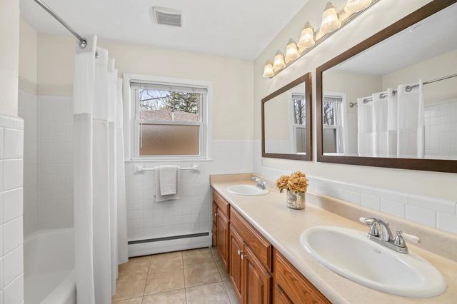 10311 W Ruby AVENUE, Wauwatosa, WI 53225