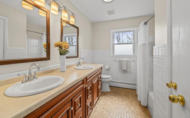 10311 W Ruby AVENUE, Wauwatosa, WI 53225