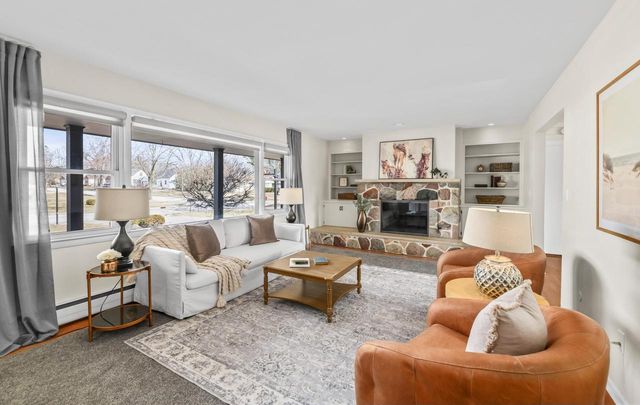 10311 W Ruby AVENUE, Wauwatosa, WI 53225