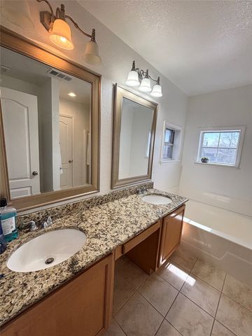 8640 Arcadia Park Drive, Fort Worth, TX 76244