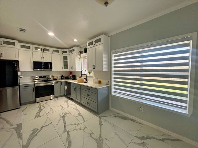 8640 Arcadia Park Drive, Fort Worth, TX 76244