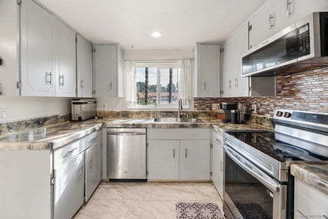 12130 Rancho Bernardo Rd B, San Diego, CA 92128