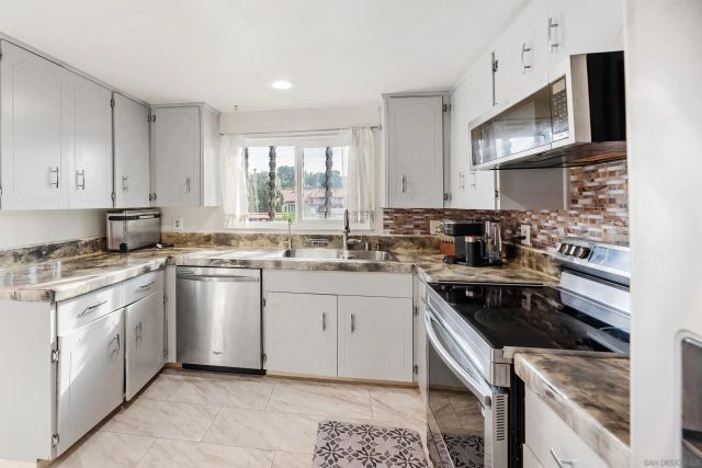 12130 Rancho Bernardo Rd B, San Diego, CA 92128