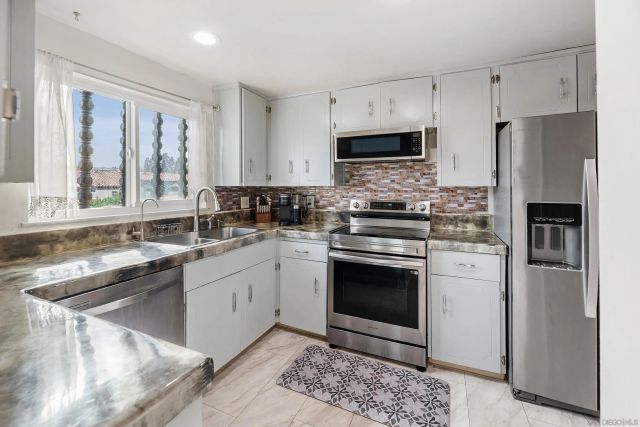 12130 Rancho Bernardo Rd B, San Diego, CA 92128