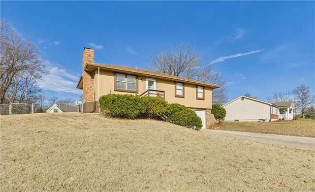 1009 Walnut Lane, Warrensburg, MO 64093