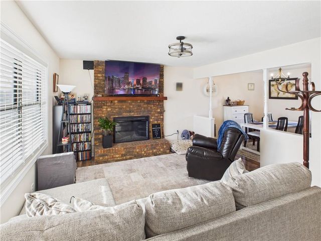 1009 Walnut Lane, Warrensburg, MO 64093