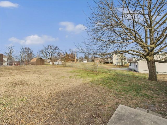 1009 Walnut Lane, Warrensburg, MO 64093