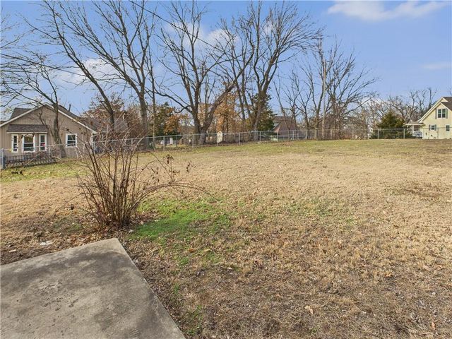 1009 Walnut Lane, Warrensburg, MO 64093