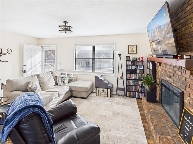 1009 Walnut Lane, Warrensburg, MO 64093