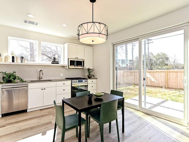 1116 Atkinson RD, Austin, TX 78752