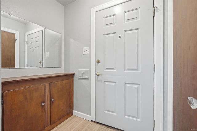 713 Greenlawn Avenue, Fort Wayne, IN 46808