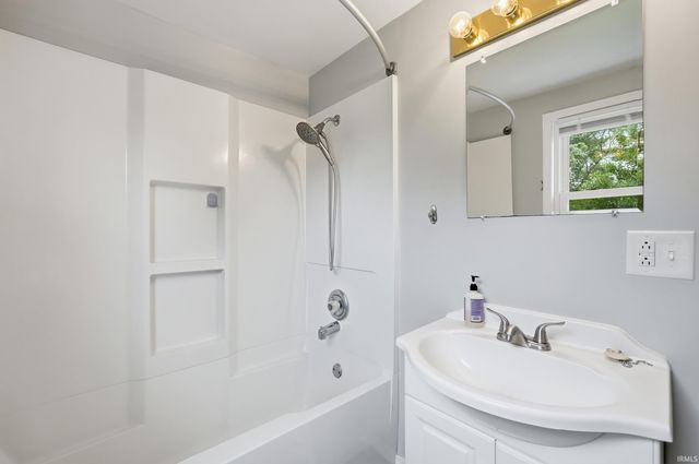 713 Greenlawn Avenue, Fort Wayne, IN 46808