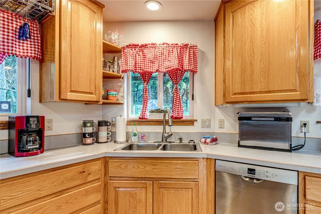 73 Ross Lane, Port Angeles, WA 98363