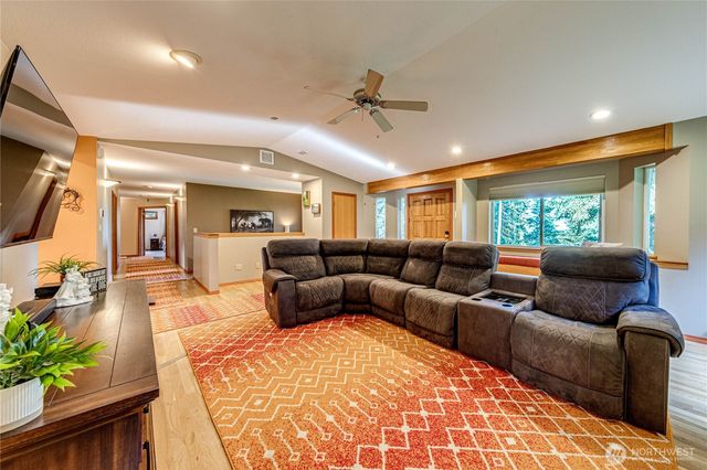 73 Ross Lane, Port Angeles, WA 98363