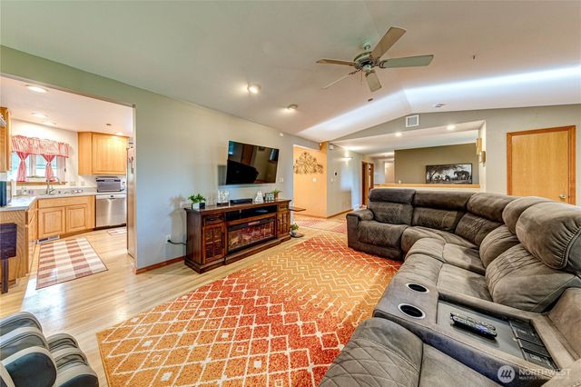 73 Ross Lane, Port Angeles, WA 98363