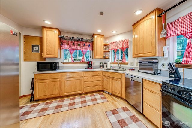 73 Ross Lane, Port Angeles, WA 98363