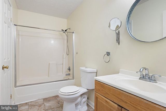 25 W PERPEN CT, Newark, DE 19702