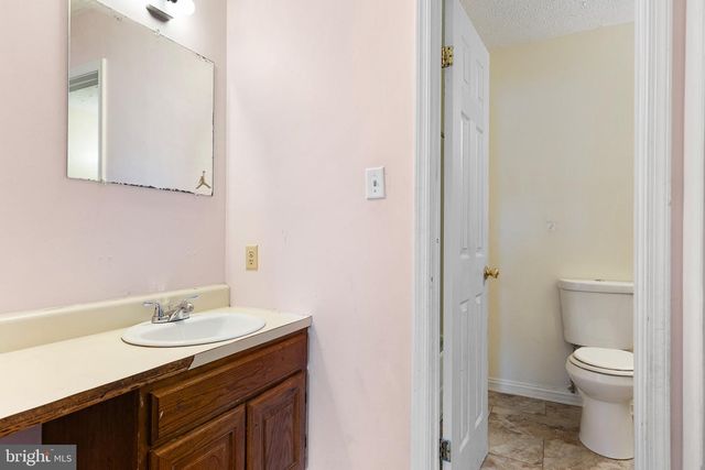 25 W PERPEN CT, Newark, DE 19702