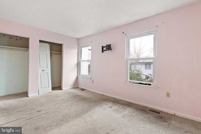 25 W PERPEN CT, Newark, DE 19702