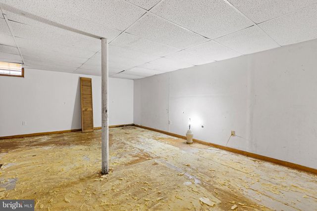 25 W PERPEN CT, Newark, DE 19702