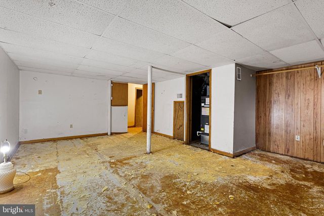 25 W PERPEN CT, Newark, DE 19702