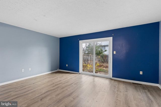 25 W PERPEN CT, Newark, DE 19702