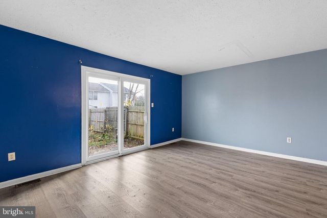 25 W PERPEN CT, Newark, DE 19702