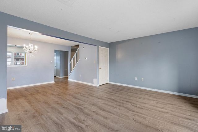 25 W PERPEN CT, Newark, DE 19702