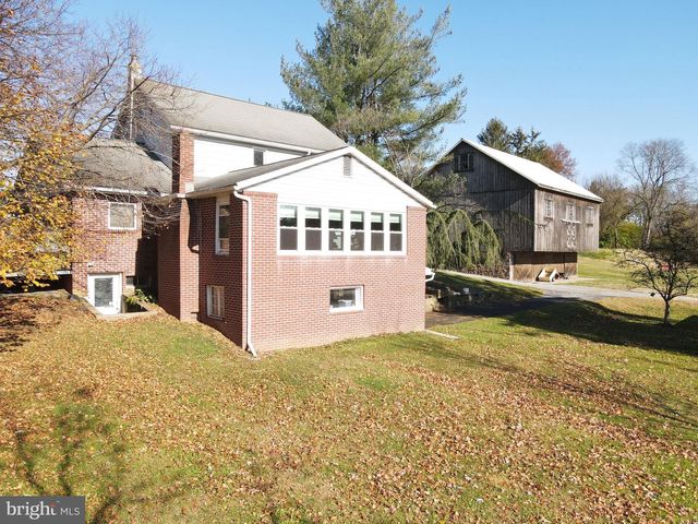 230 S HERTZLER RD, Elizabethtown, PA 17022