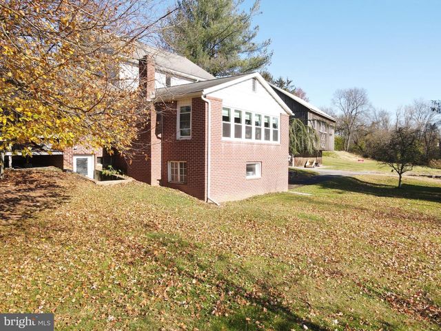 230 S HERTZLER RD, Elizabethtown, PA 17022
