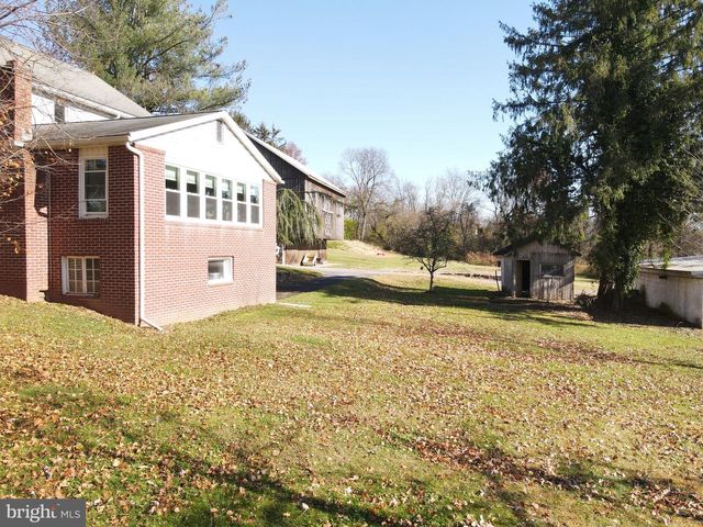 230 S HERTZLER RD, Elizabethtown, PA 17022