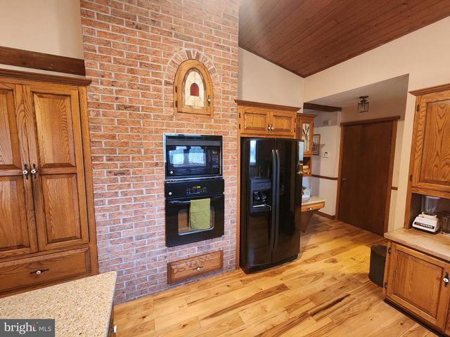 230 S HERTZLER RD, Elizabethtown, PA 17022